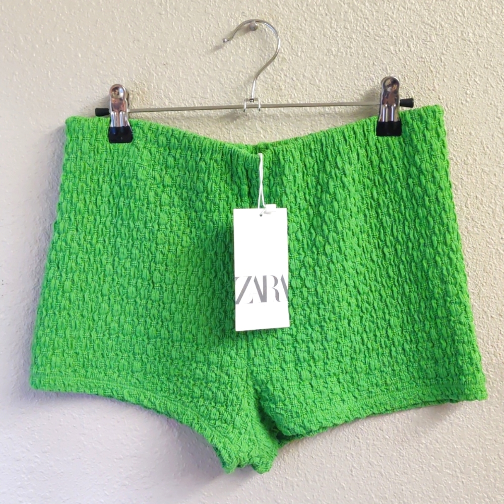 NWT ZARA TEXTURED SHORTS GREEN LARGE